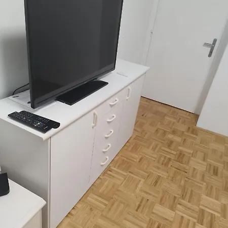 Lägenhet Apartma Mb Center *